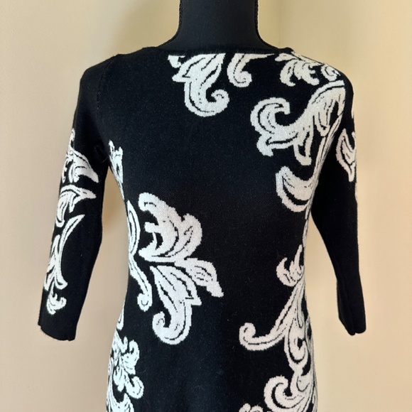 **WHITE HOUSE BLACK MARKET* Black & White Paisley Long Sleeve Dress Size XS - Picture 2 of 6
